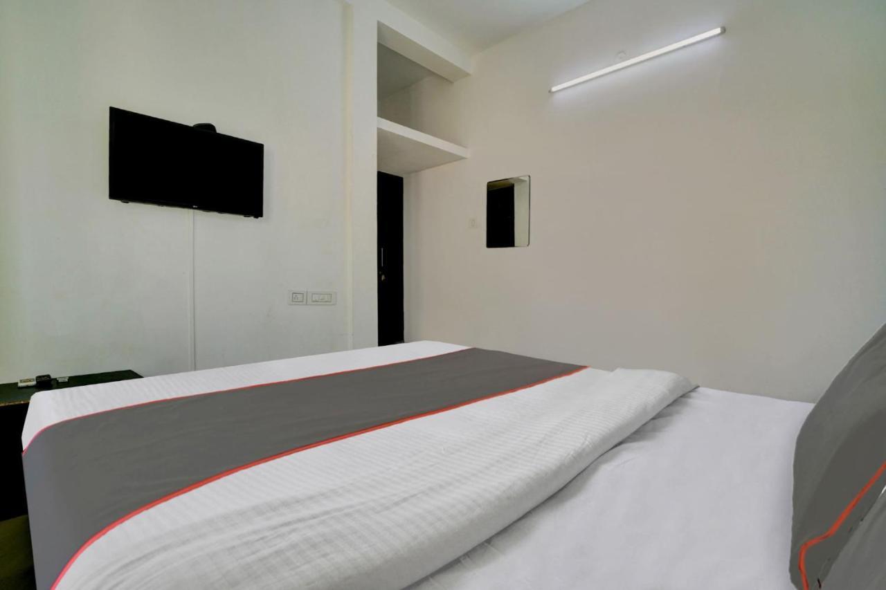 Collection O 81026 Suqoon Premium Stays Kochi Exterior photo